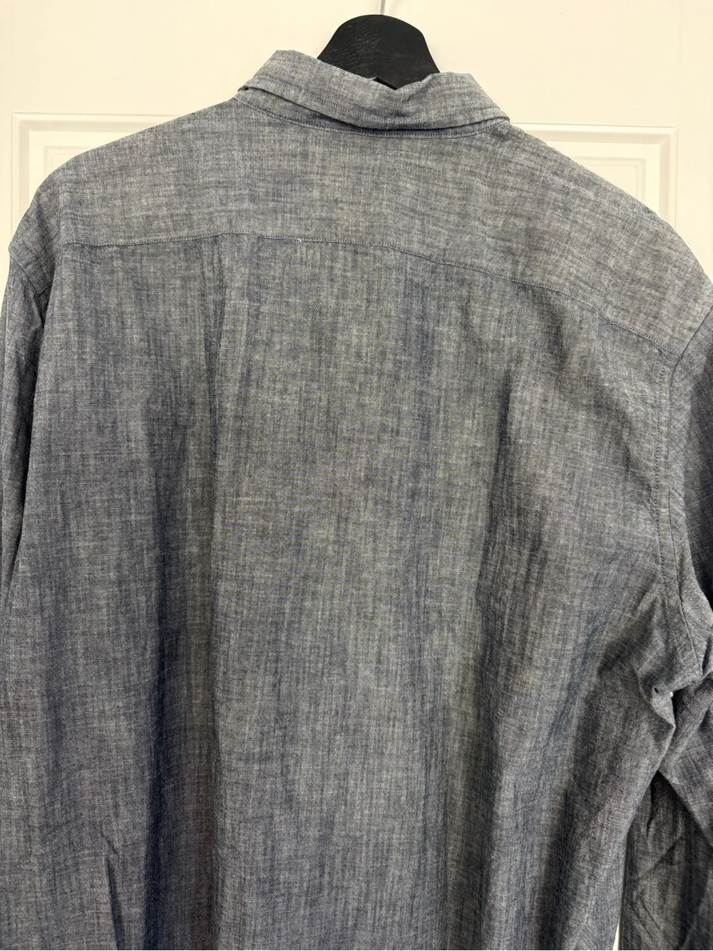 Banana Republic Heathered Light Blue Button-Up Shirt